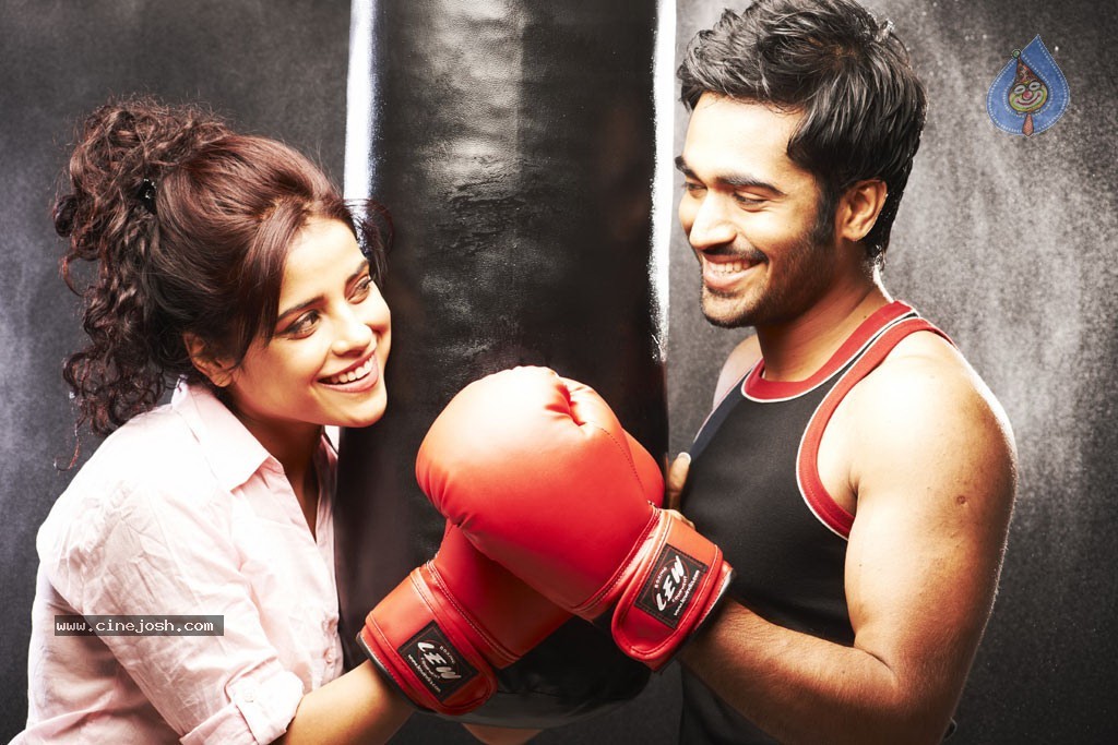 Sattam Oru Iruttarai Tamil Movie New Stills - 37 / 63 photos