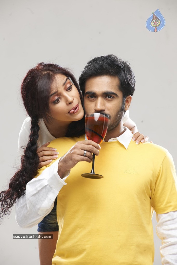 Sattam Oru Iruttarai Tamil Movie New Stills - 46 / 63 photos