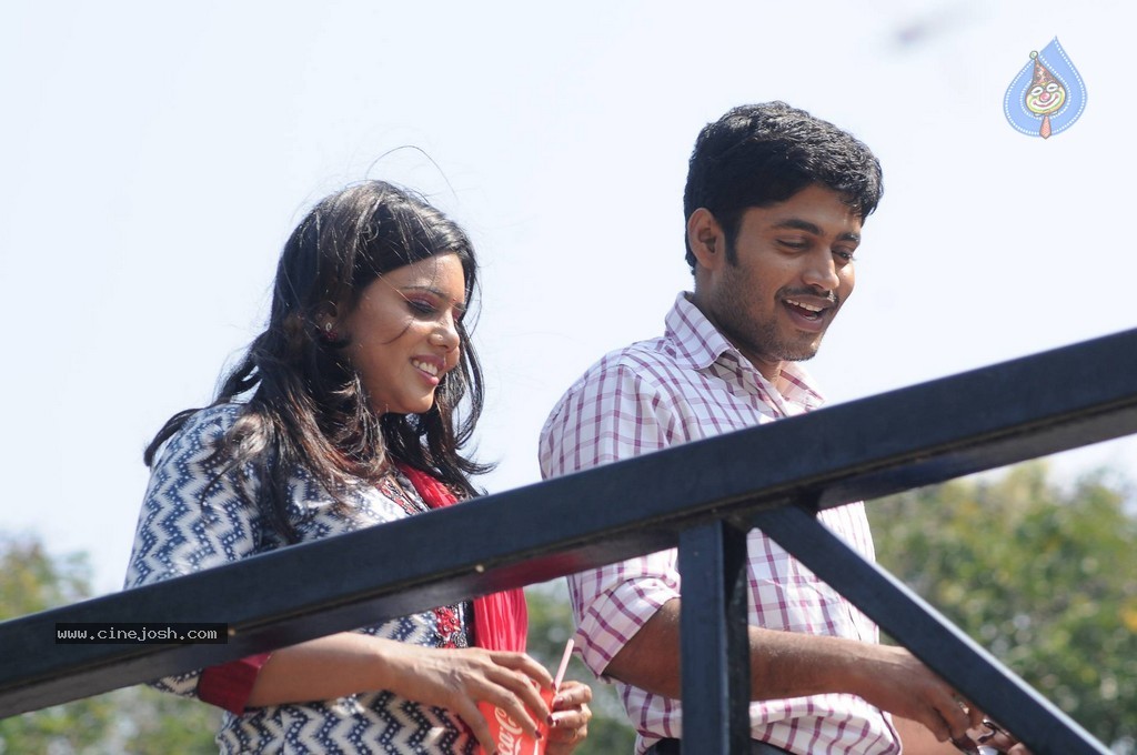 Satyam Vaipu Margam Stills n Walls - 33 / 49 photos