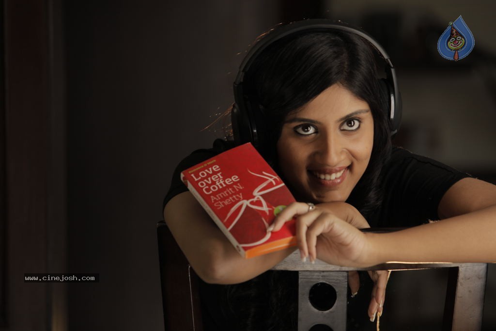 Second Hand Movie New Photos - 41 / 43 photos