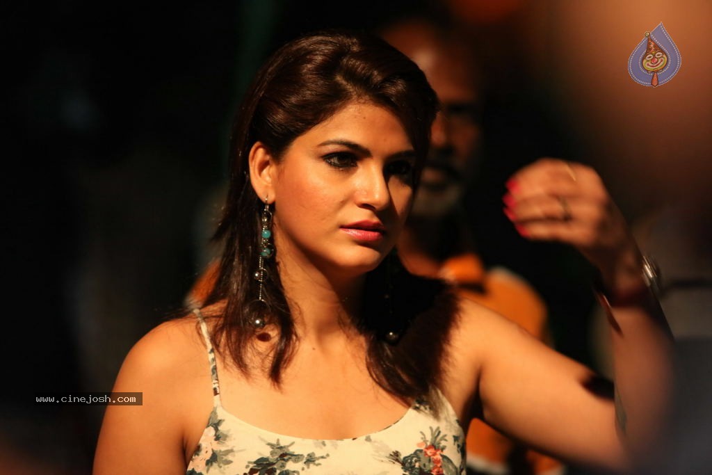 Seesa Movie Stills and Posters - 37 / 53 photos