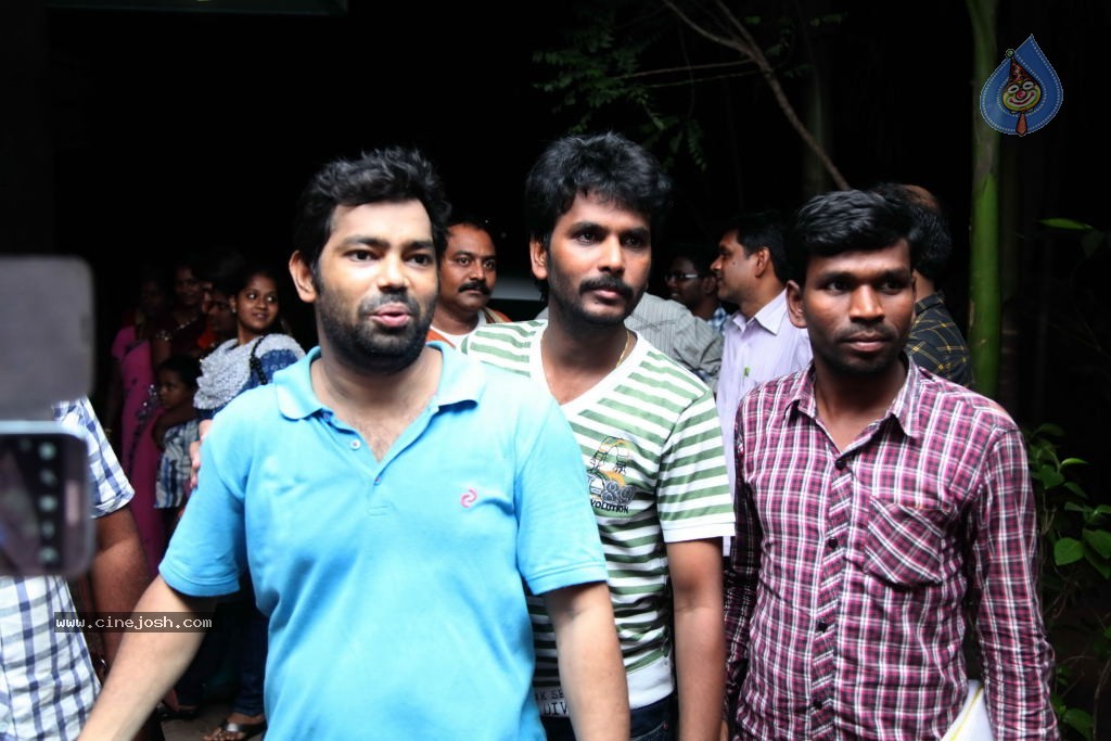 Seesa Movie Stills and Posters - 38 / 53 photos