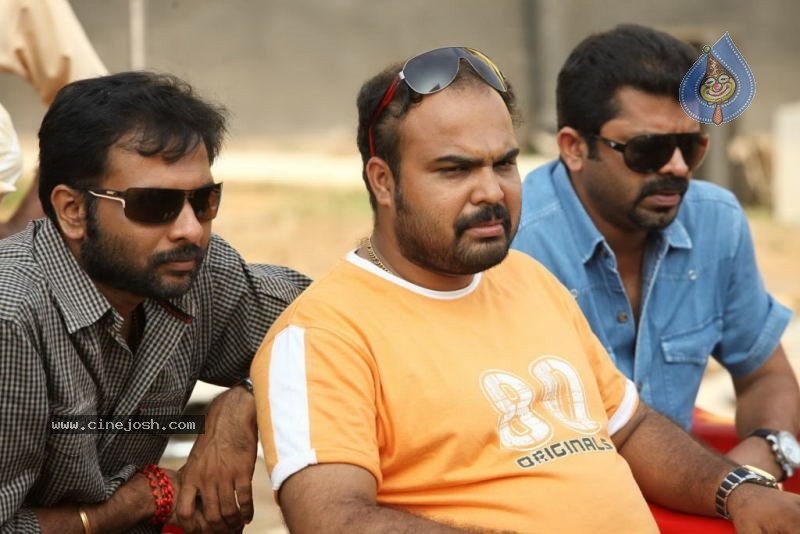 Seniors Malayalam Movie Stills - 40 / 50 photos