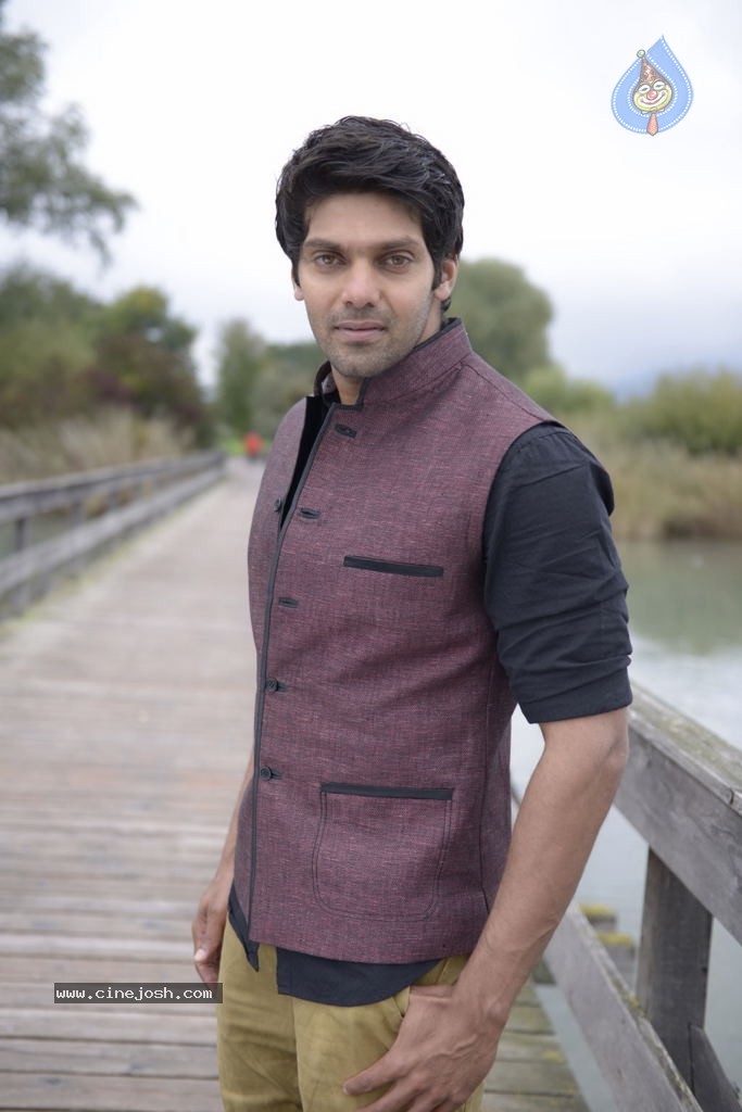 Settai Tamil Movie Stills - 17 / 34 photos