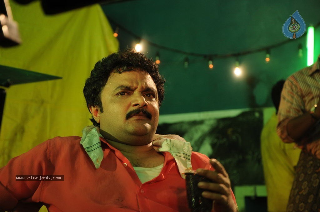 Shivani Tamil Movie Stills - 23 / 96 photos