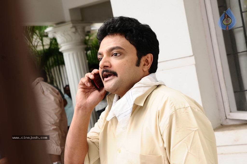 Shivani Tamil Movie Stills - 29 / 96 photos