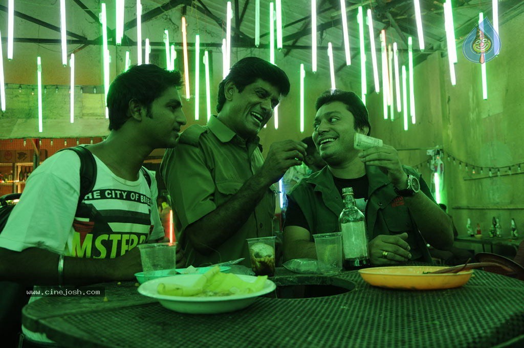 Shivani Tamil Movie Stills - 38 / 96 photos