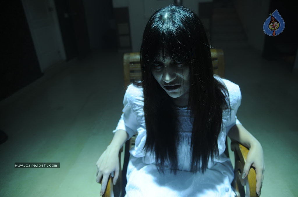 Shivani Tamil Movie Stills - 45 / 96 photos