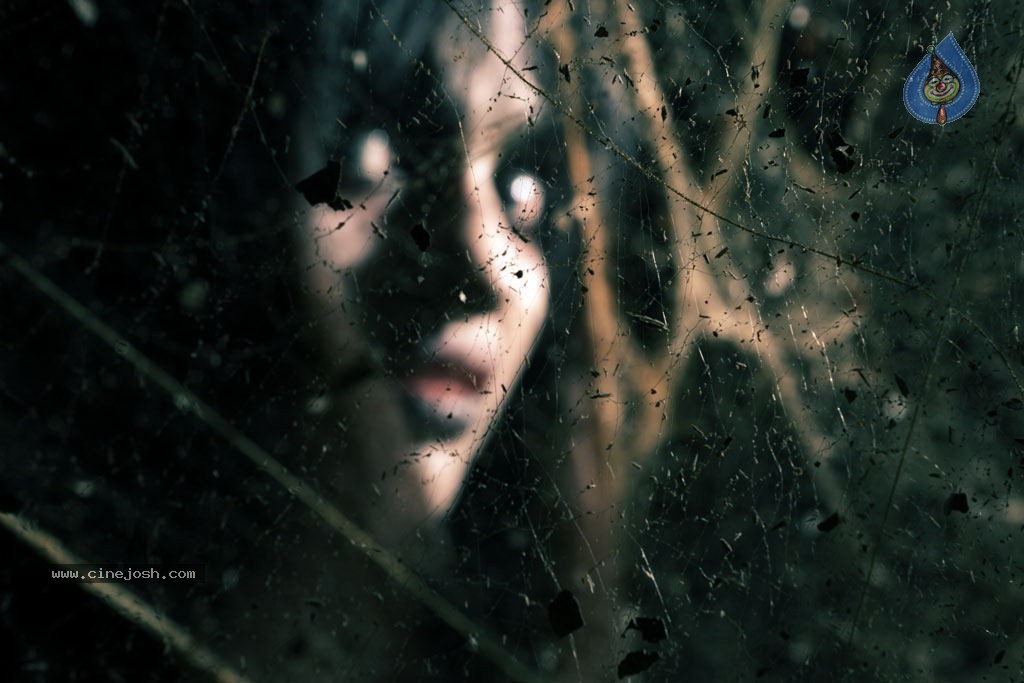 Shivani Tamil Movie Stills - 56 / 96 photos