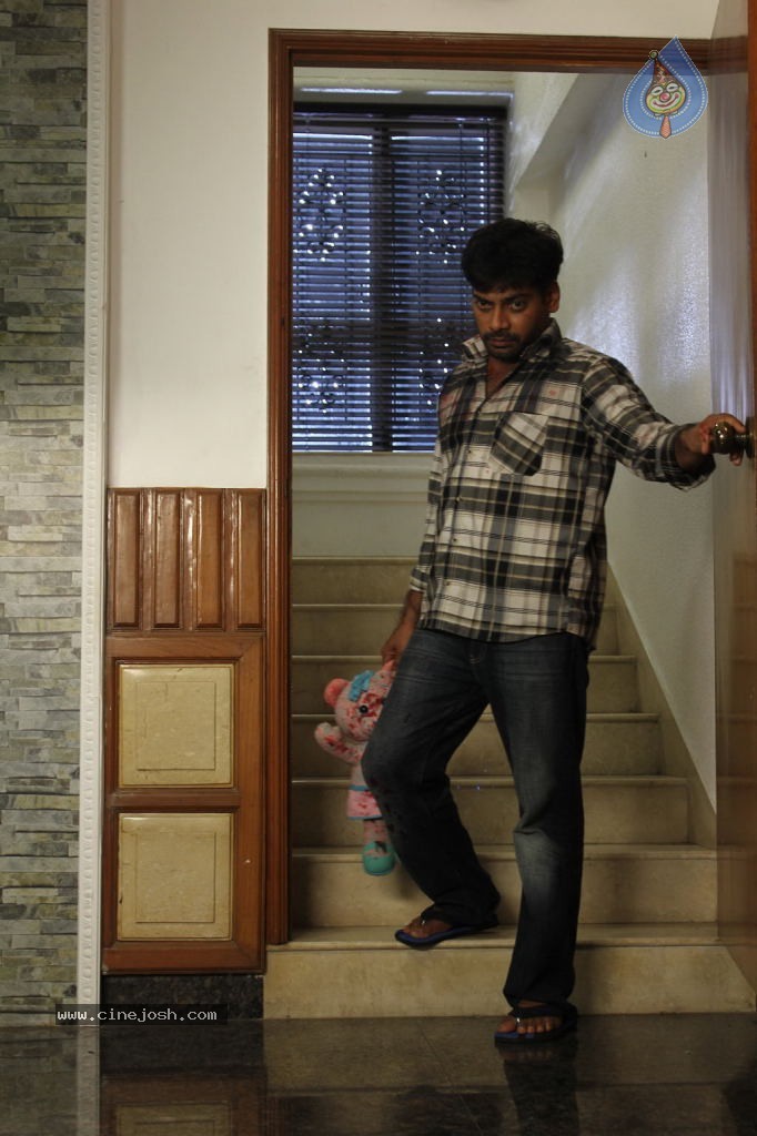 Shivani Tamil Movie Stills - 76 / 96 photos