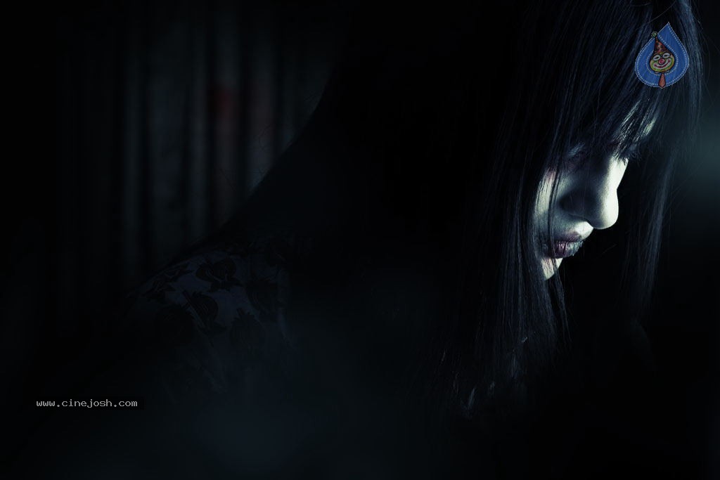 Shivani Tamil Movie Stills - 81 / 96 photos