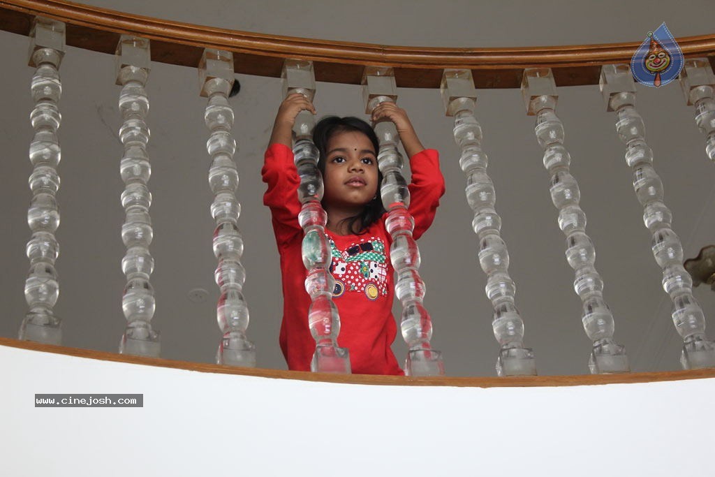 Shivani Tamil Movie Stills - 86 / 96 photos