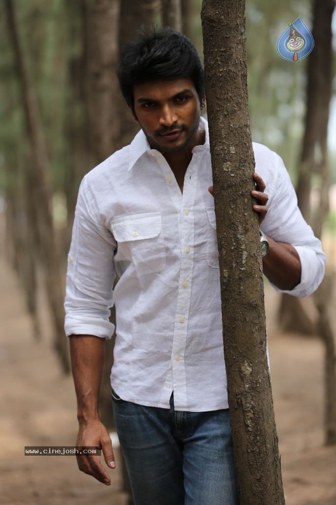 Shivani Tamil Movie Stills - 93 / 96 photos