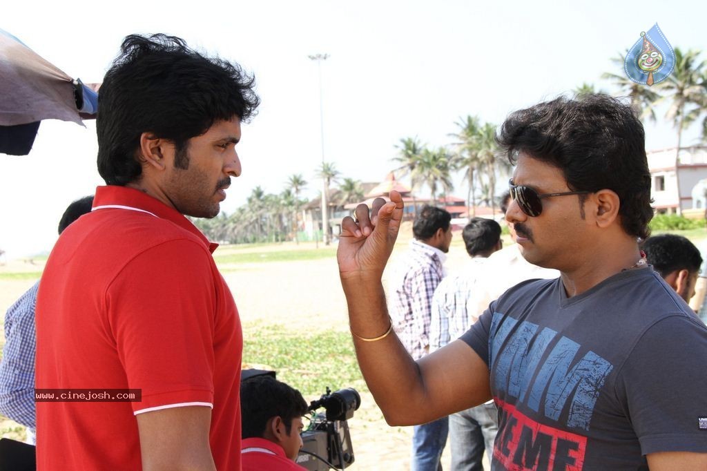 Sigaram Thodu Tamil Movie New Stills - 14 / 49 photos