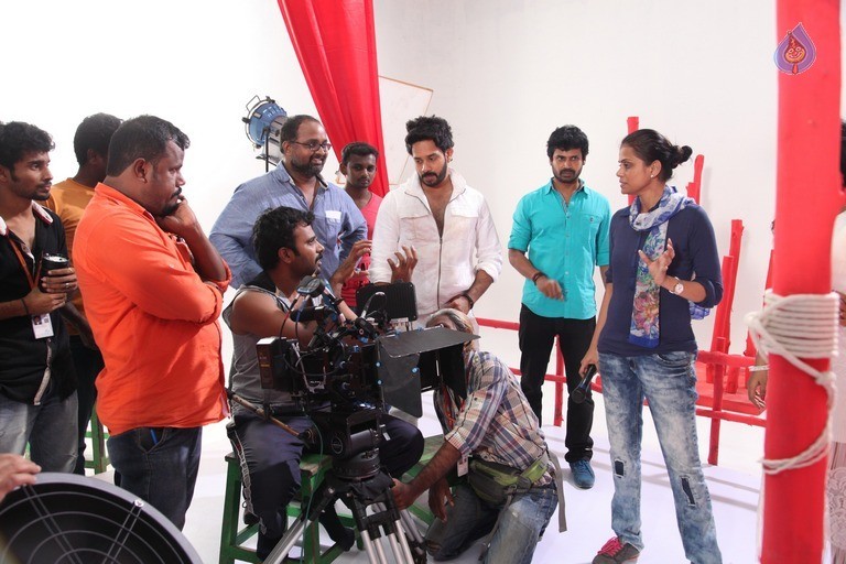 Simba Tamil Movie Photos - 14 / 28 photos