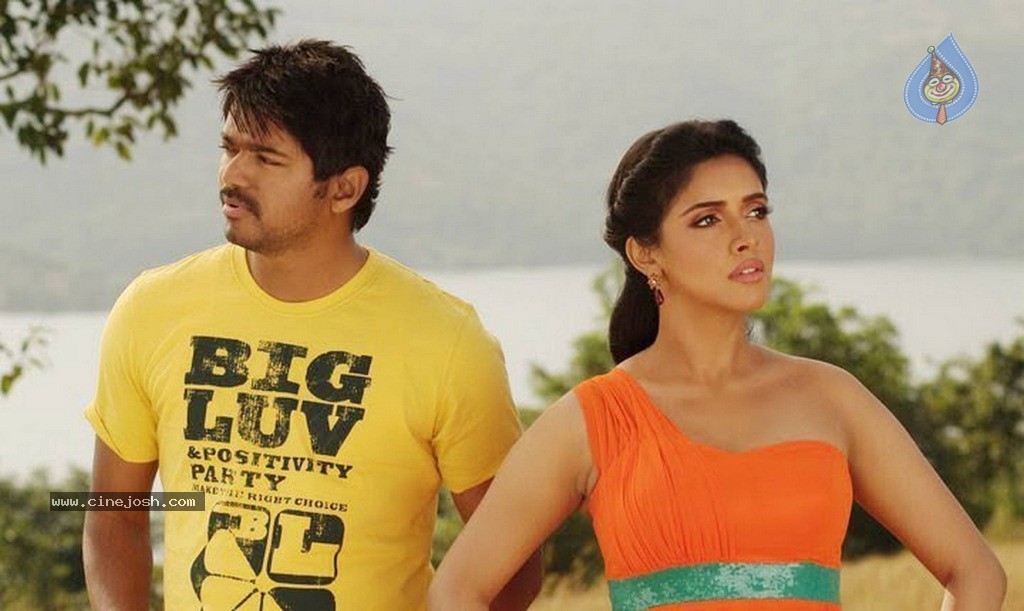 Simhamanti Chinnodu Stills n Posters - 24 / 30 photos