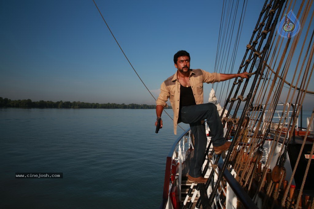 Singam Movie Stills and Wallpapers - 3 / 149 photos