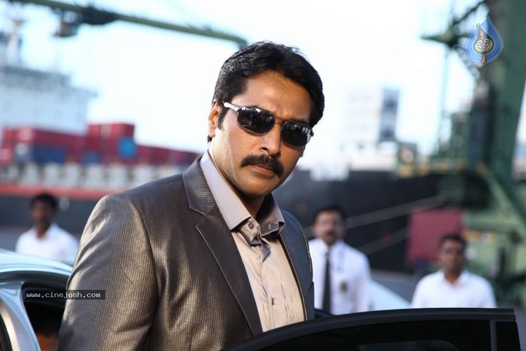 Singam Movie Stills and Wallpapers - 76 / 149 photos