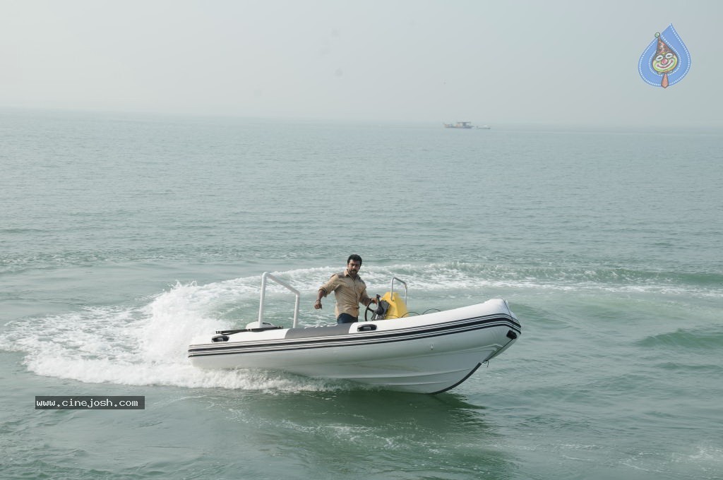 Singam Movie Stills and Wallpapers - 85 / 149 photos