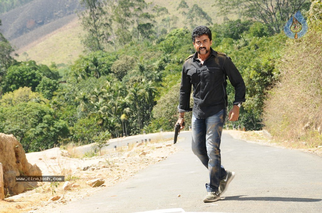 Singam Movie Stills and Wallpapers - 106 / 149 photos