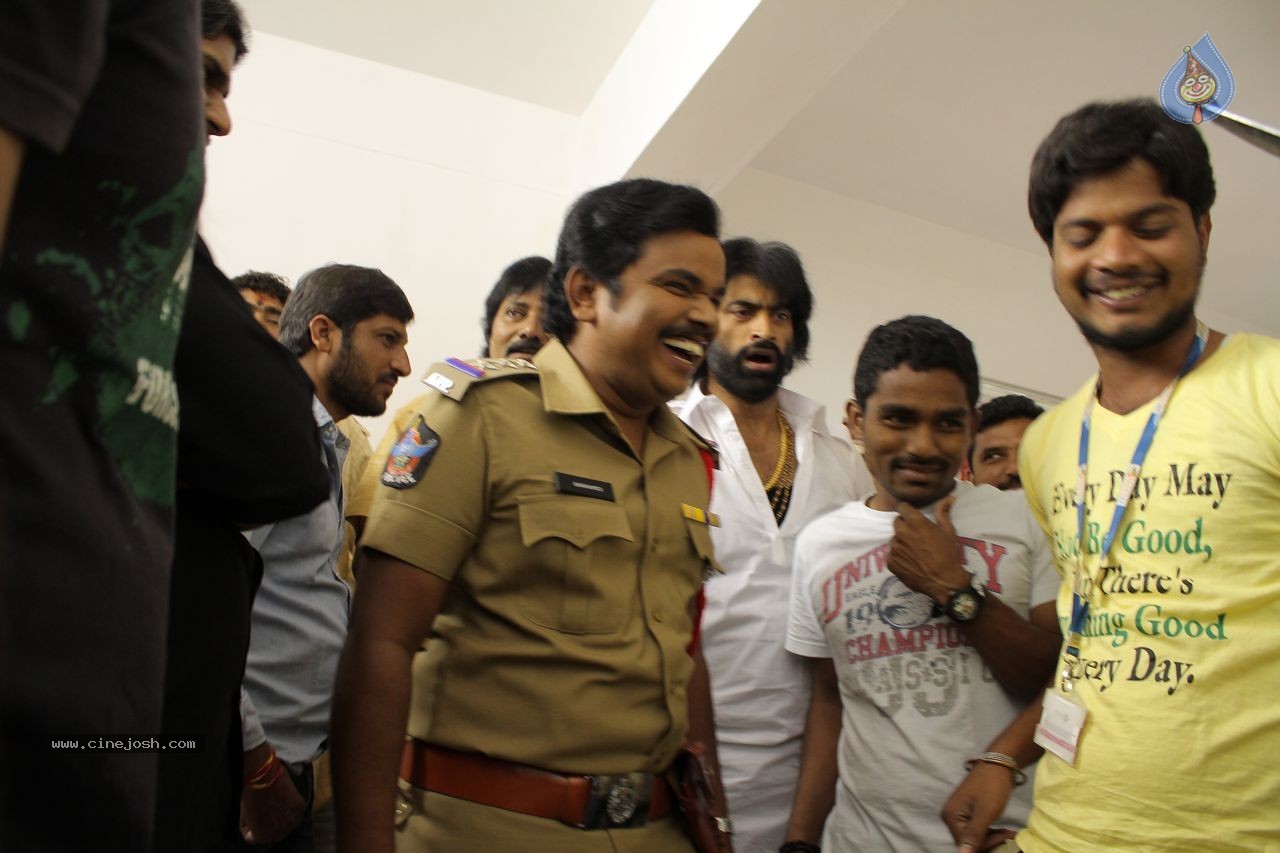 Singham 123 Movie Stills & Working Stills - 23 / 78 photos