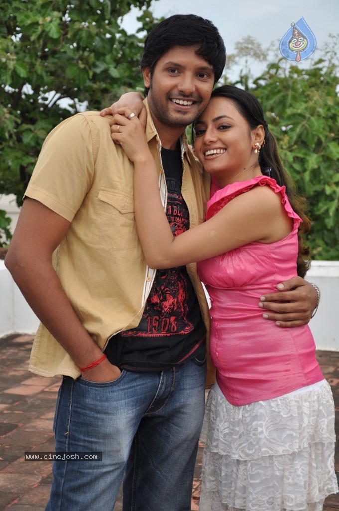 Siruvani Tamil Movie Hot Photos - 63 / 88 photos