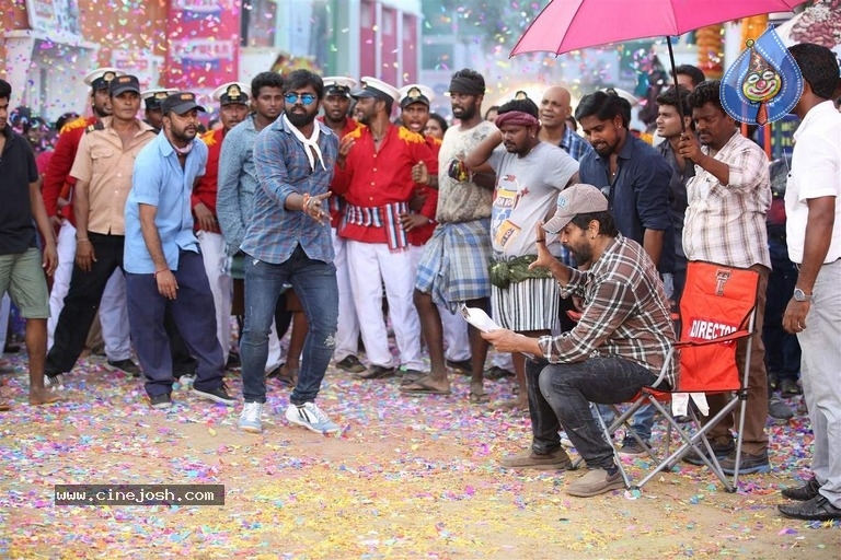 Sketch Movie Working Stills - 2 / 11 photos