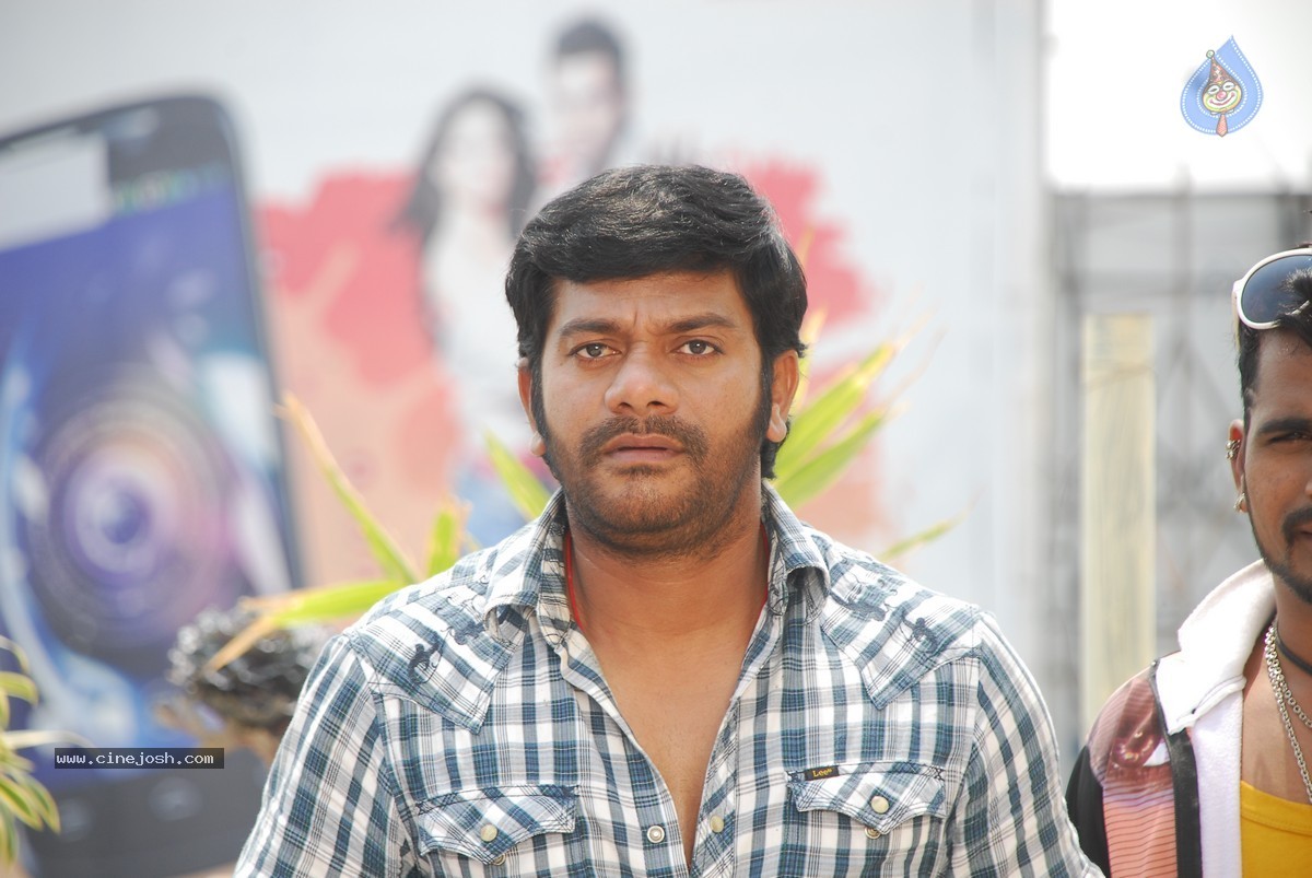 Snehame Thoduga Movie Stills - 13 / 142 photos