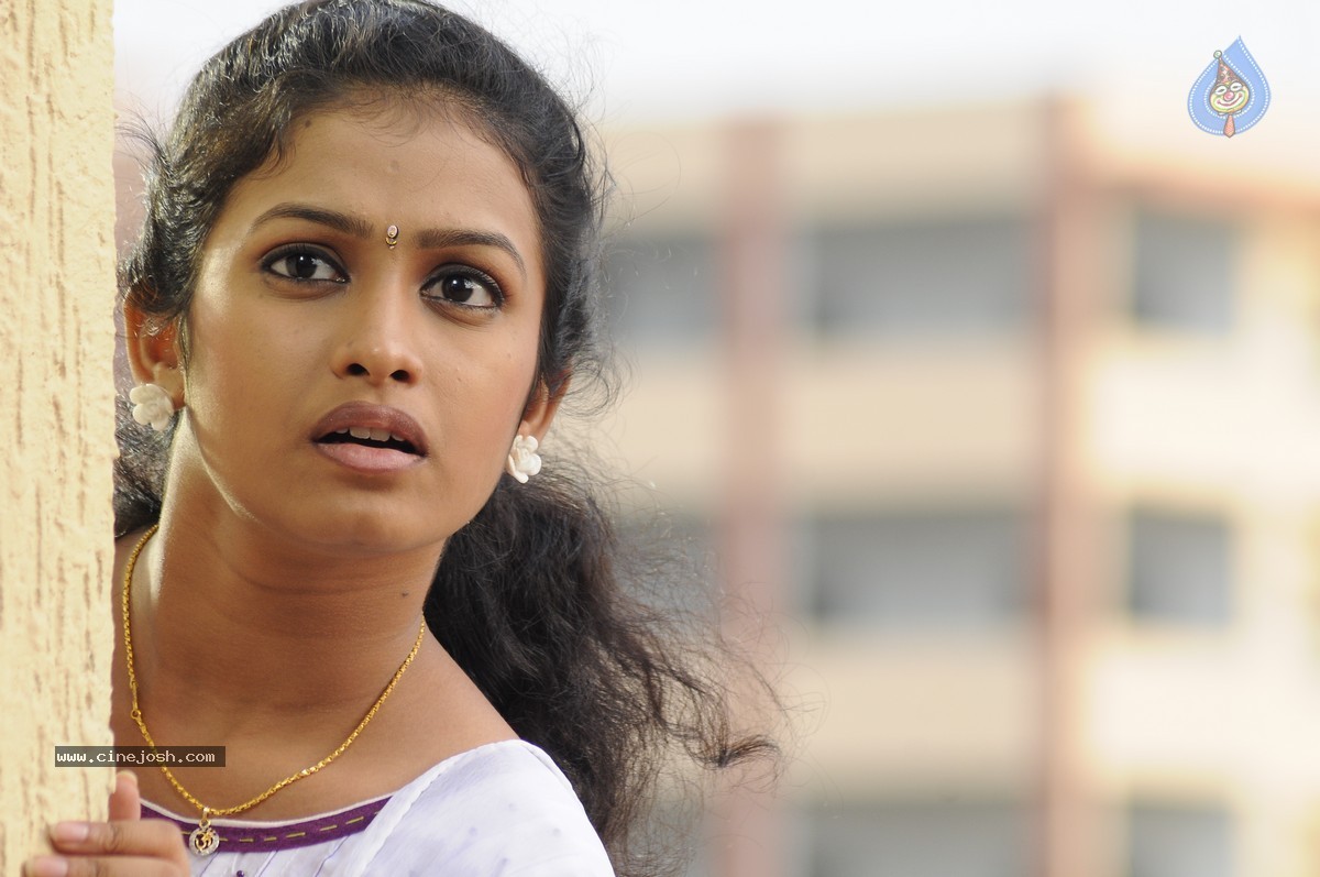 Snehame Thoduga Movie Stills - 30 / 142 photos