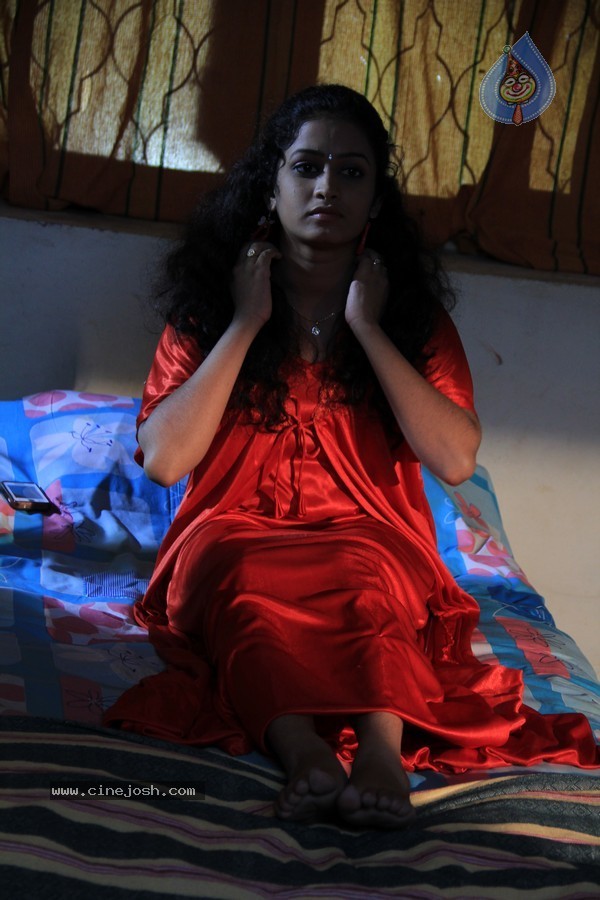 Snehame Thoduga Movie Stills - 32 / 142 photos