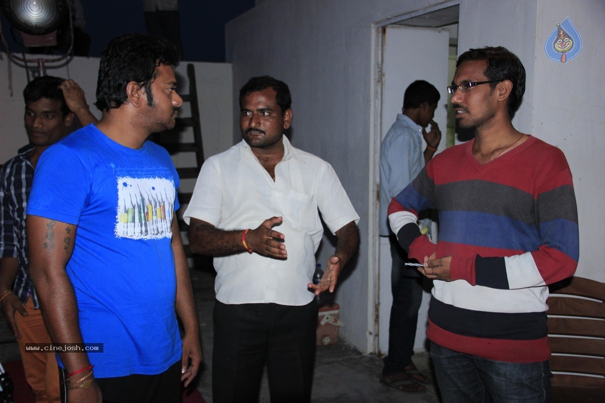 Snehame Thoduga Movie Stills - 38 / 142 photos