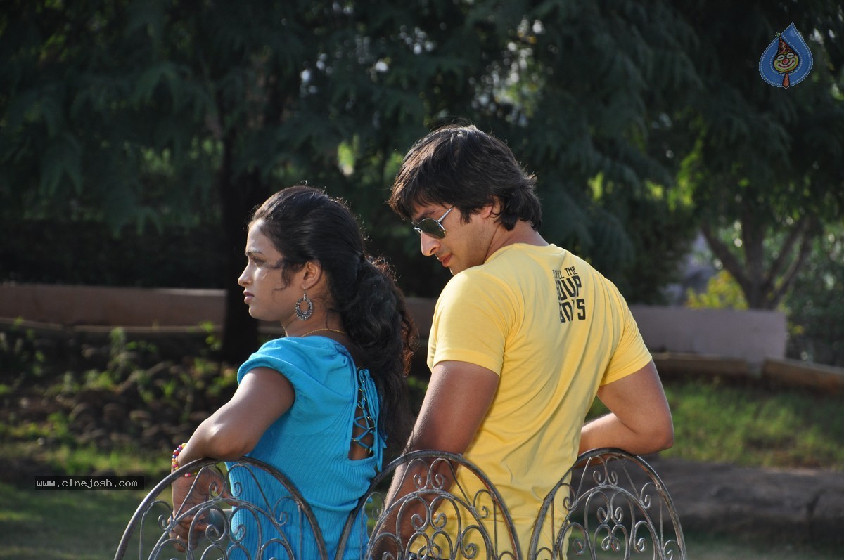 Snehame Thoduga Movie Stills - 62 / 142 photos