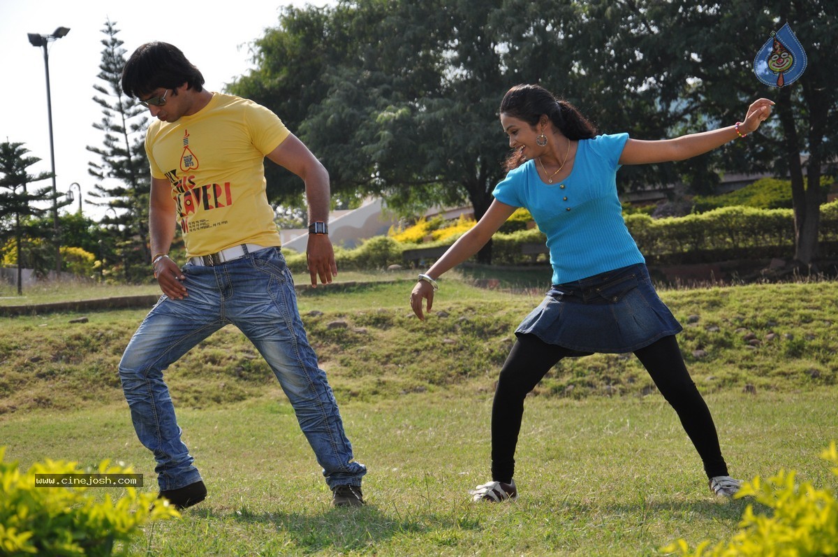 Snehame Thoduga Movie Stills - 89 / 142 photos