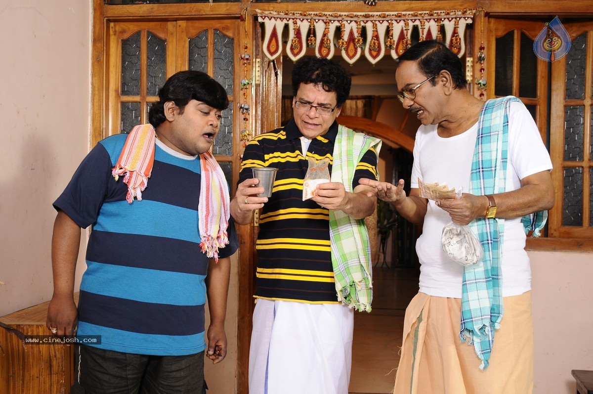 Snehame Thoduga Movie Stills - 98 / 142 photos