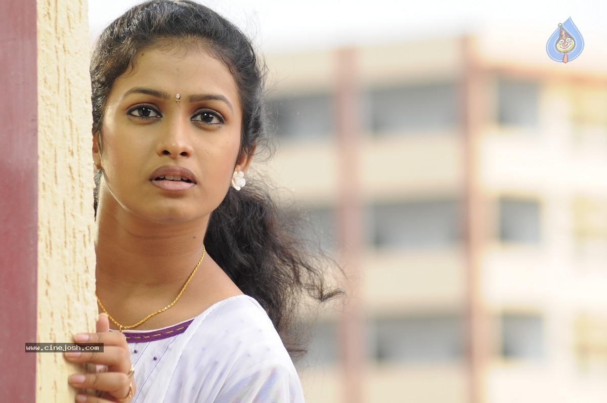 Snehame Thoduga Movie Stills - 119 / 142 photos