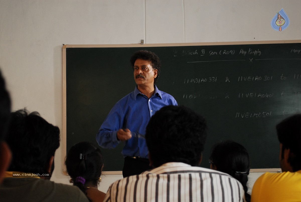 Snehame Thoduga Movie Stills - 125 / 142 photos