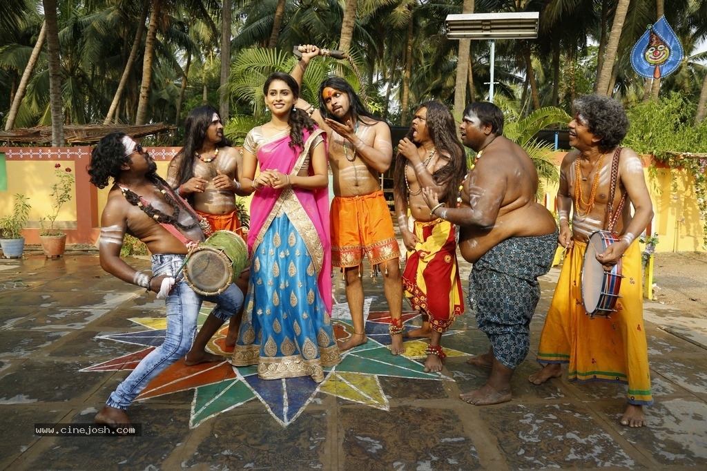 Soda Goli Soda Movie Stills And Working Stills - 25 / 36 photos