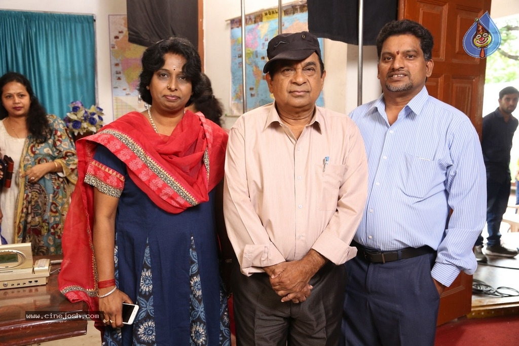 Soda Goli Soda Movie Stills And Working Stills - 34 / 36 photos