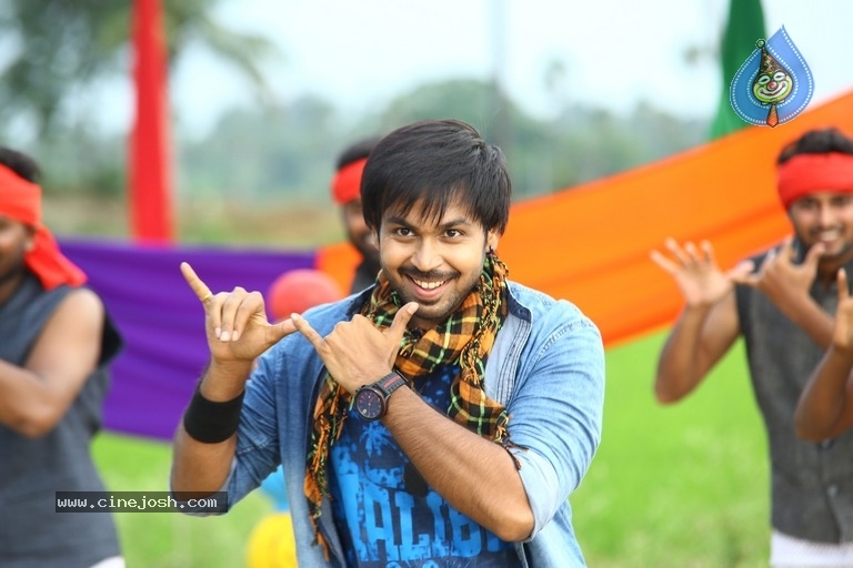 Soda Golisoda Movie Stills - 7 / 33 photos