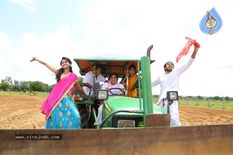 Soda Golisoda Movie Stills - 12 / 33 photos