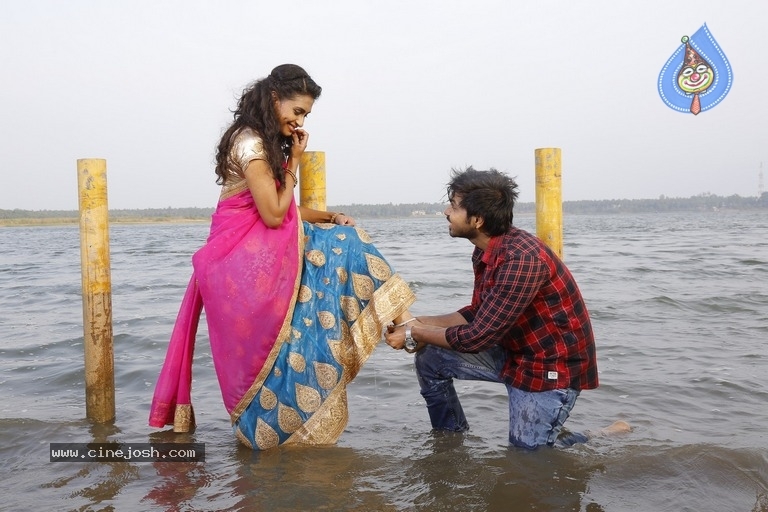 Soda Golisoda Movie Stills - 22 / 33 photos