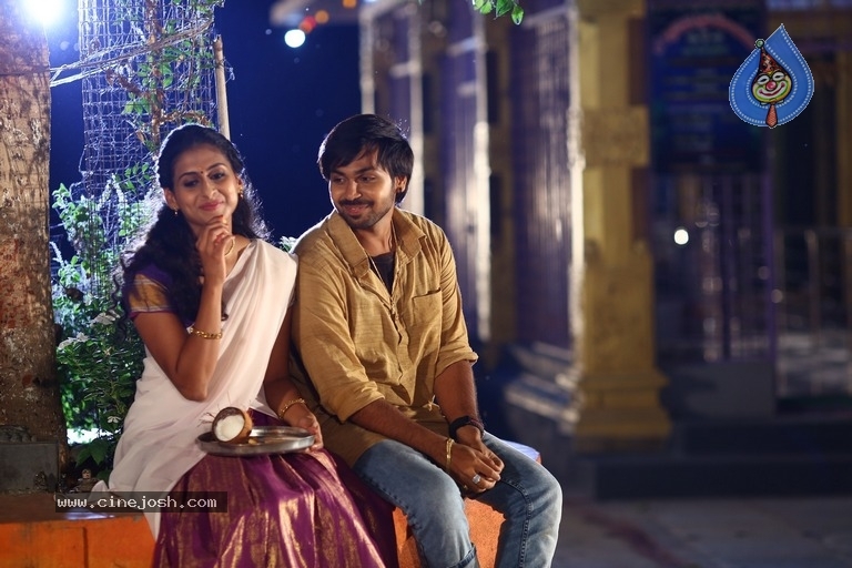 Soda Golisoda Movie Stills - 27 / 33 photos