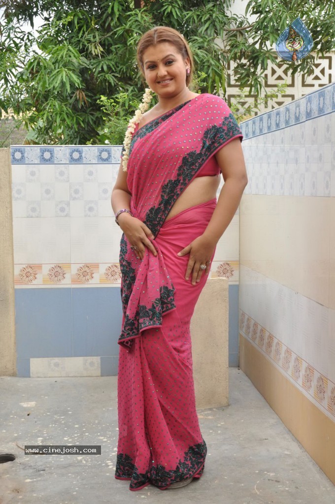 Sokkali Movie Hot New Photos - 32 / 58 photos