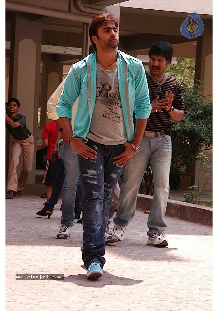 Solo Movie Latest Stills - 39 / 77 photos