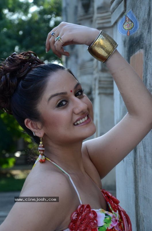 Sonia Agarwal New Movie Spicy Stills  - 10 / 48 photos