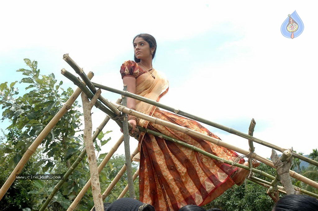 Sooran Movie New Stills - 16 / 51 photos