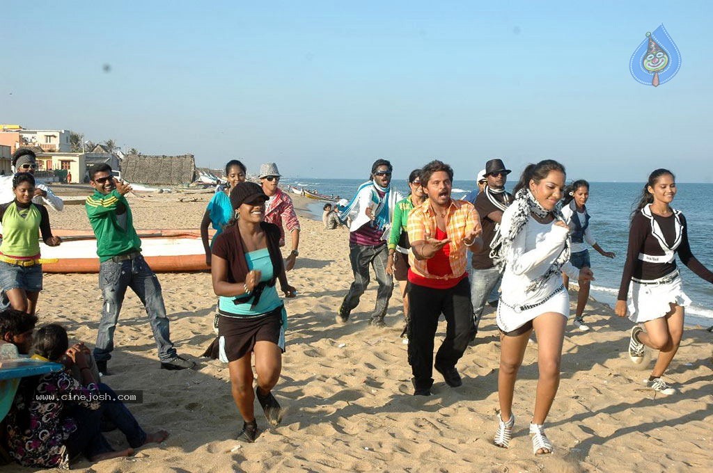 Sooran Movie New Stills - 46 / 51 photos