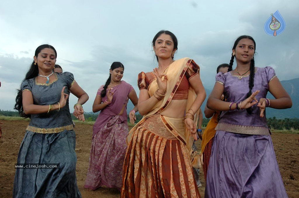 Sooran Movie New Stills - 50 / 51 photos