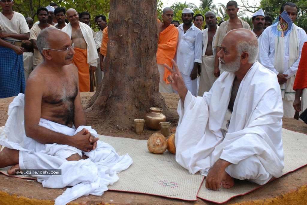 Sri Narayanaguru Movie Stills - 12 / 35 photos