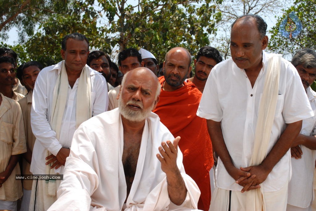 Sri Narayanaguru Movie Stills - 16 / 35 photos